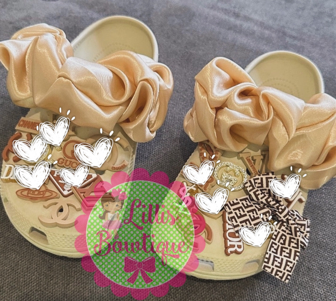 Croc strap scrunchies