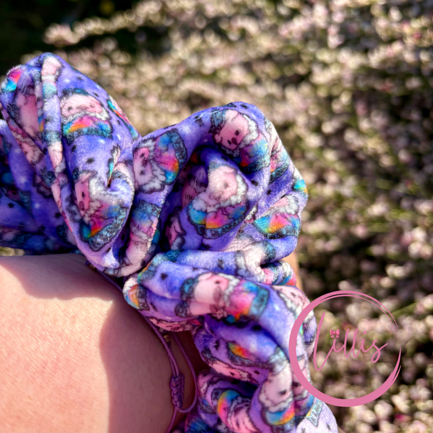 XL velvet squish scrunchie