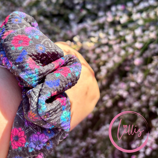 Bullet fabric scrunchie