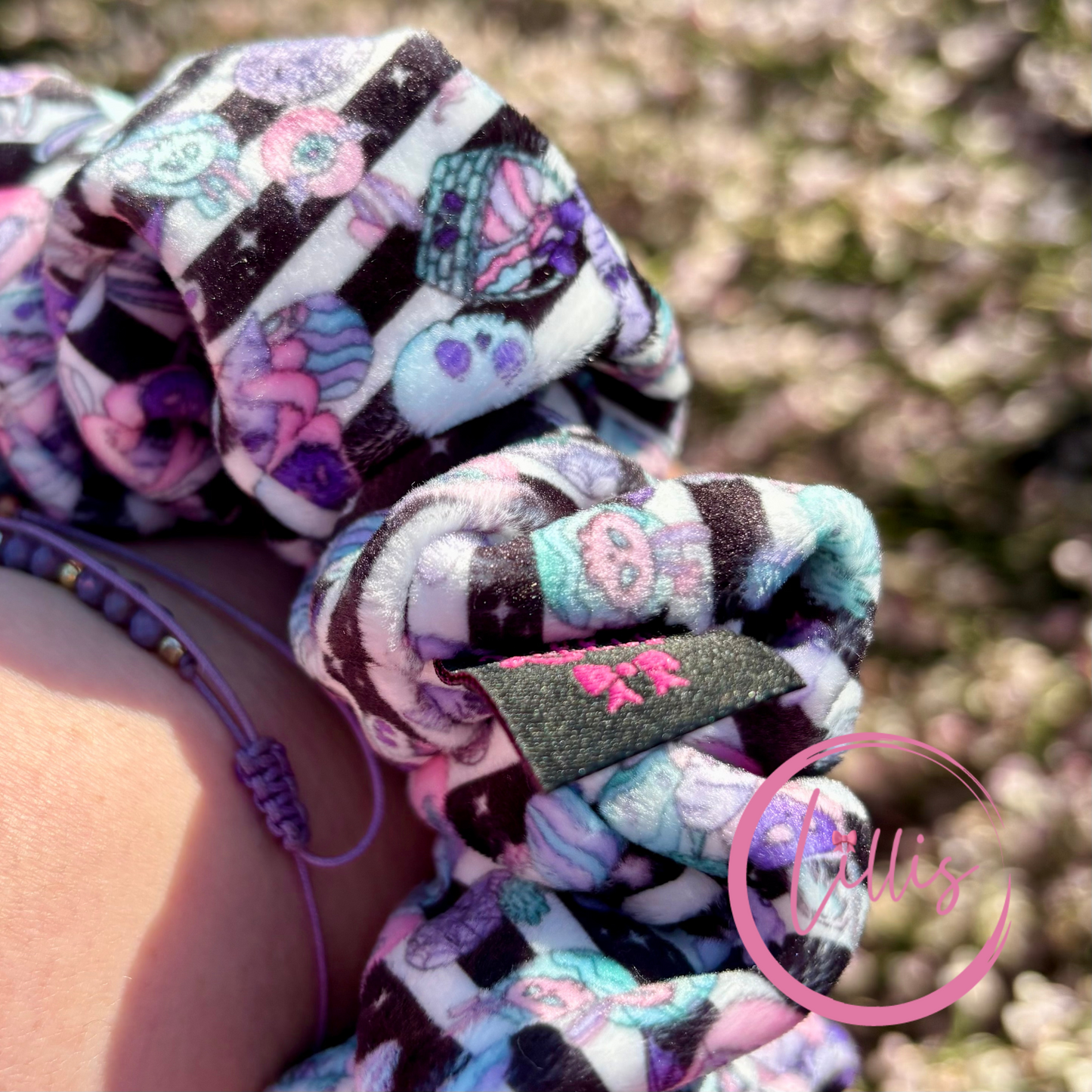 XL velvet squish scrunchie