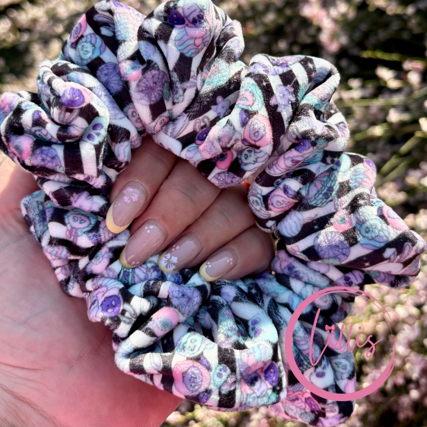 XL velvet squish scrunchie